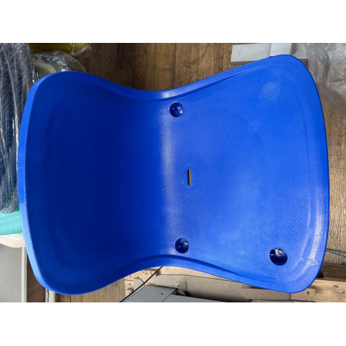 Сидение/кресло пластиковое ИСКРА - 4 крепления